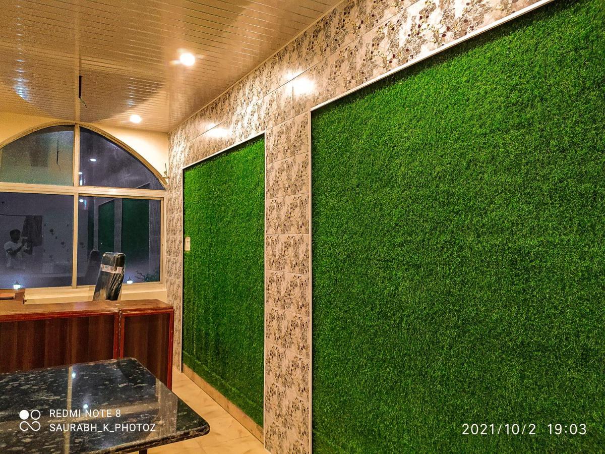 Hotel Jungle Palace Resort Umariā Екстериор снимка