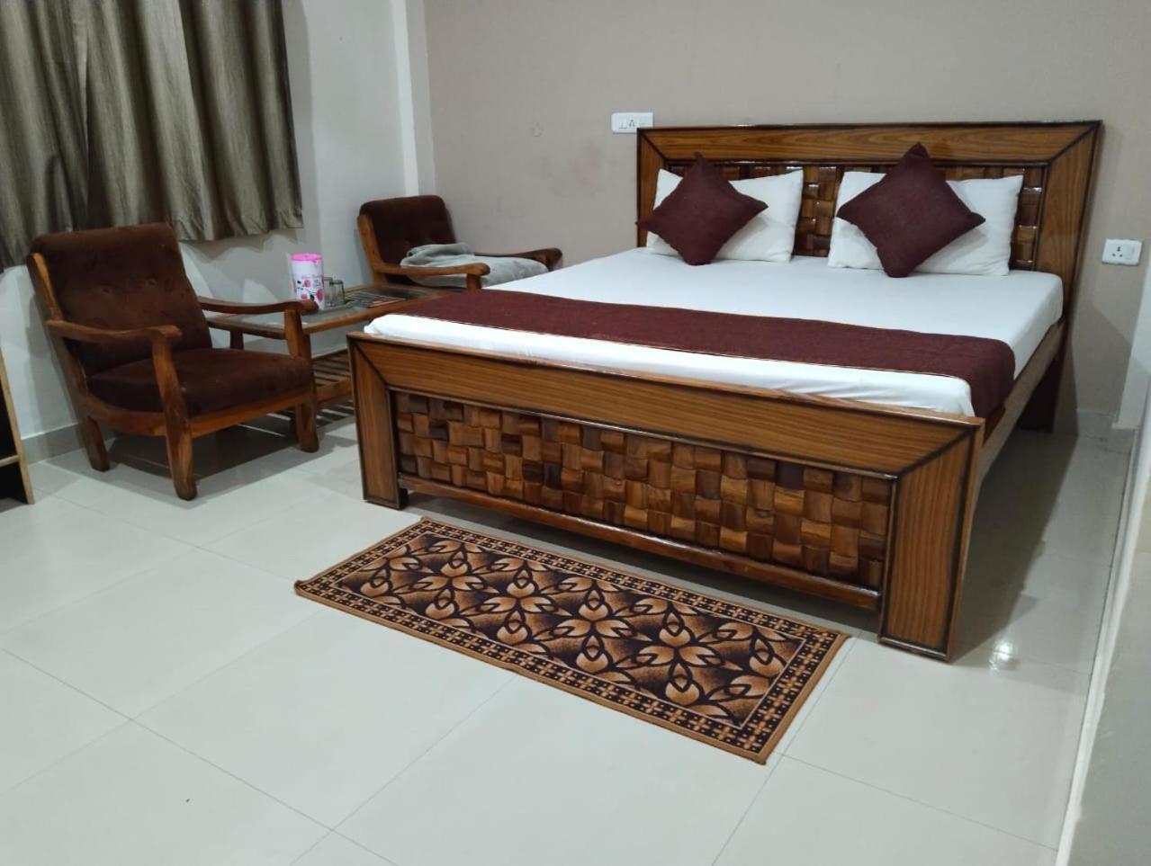 Hotel Jungle Palace Resort Umariā Екстериор снимка