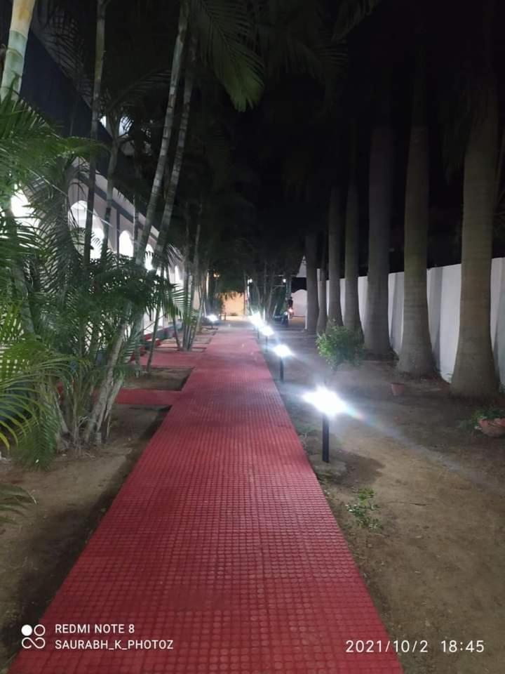 Hotel Jungle Palace Resort Umariā Екстериор снимка