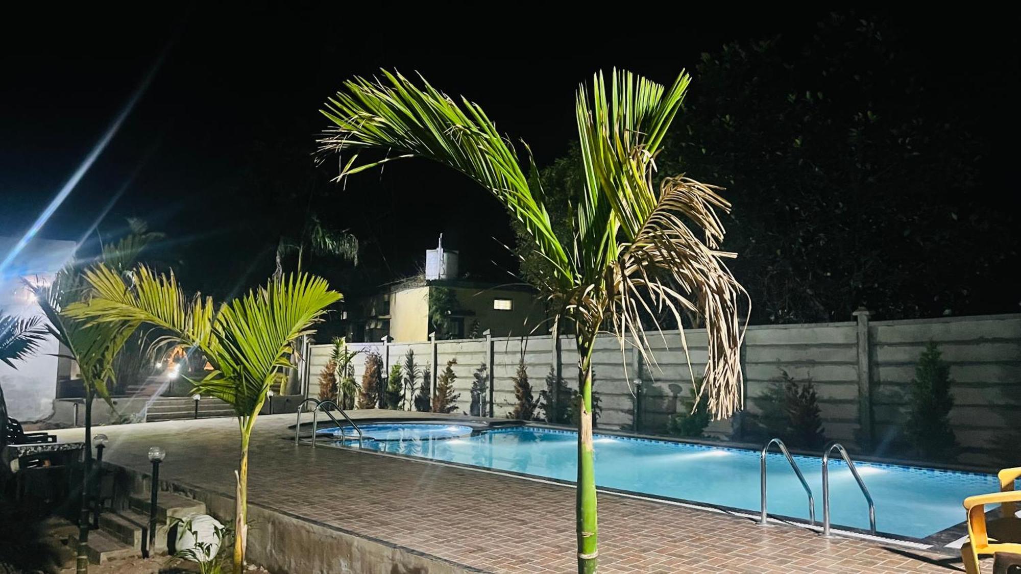 Hotel Jungle Palace Resort Umariā Екстериор снимка